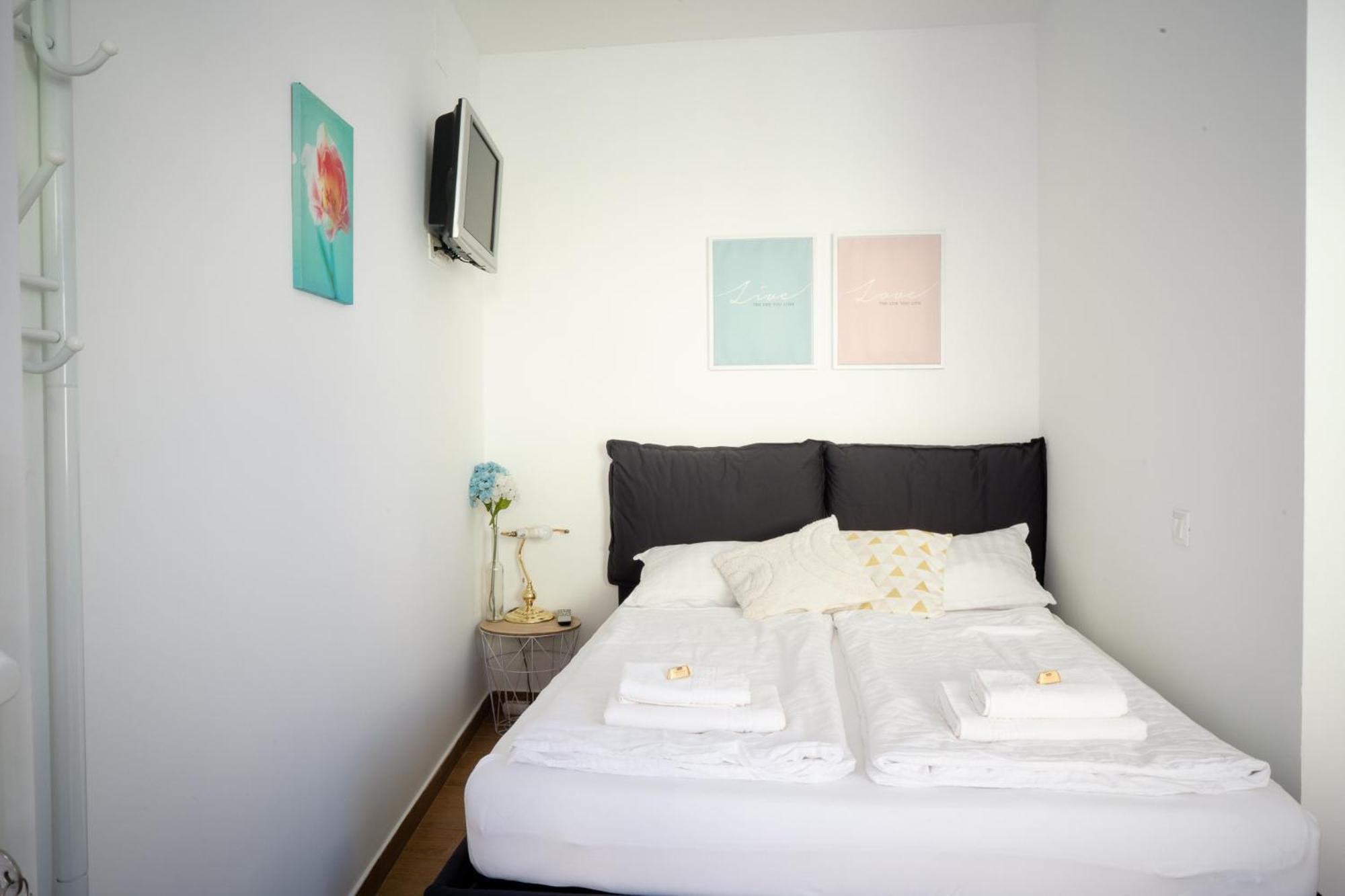 Anita'S Studio Apartments Ljubljana Extérieur photo