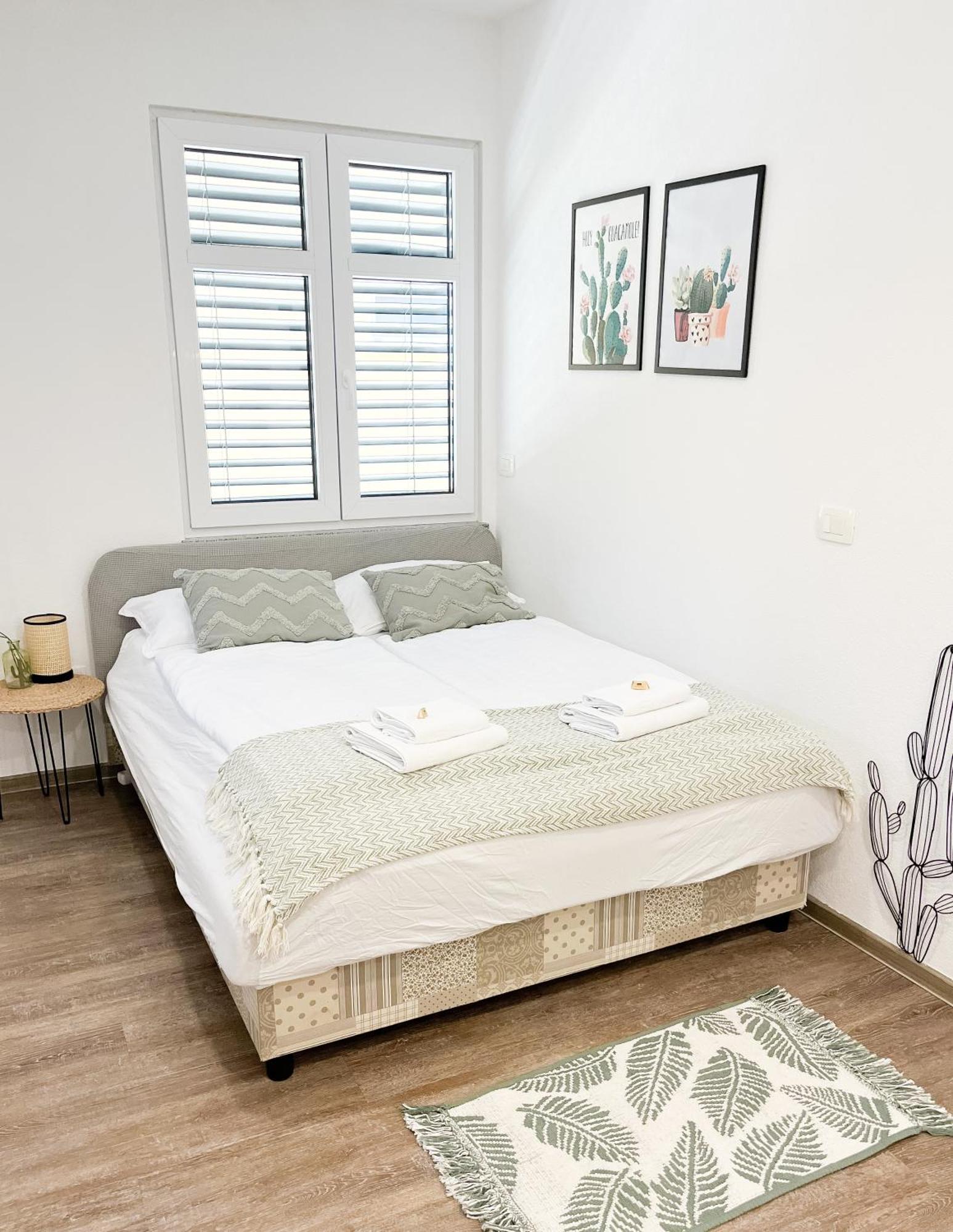 Anita'S Studio Apartments Ljubljana Extérieur photo