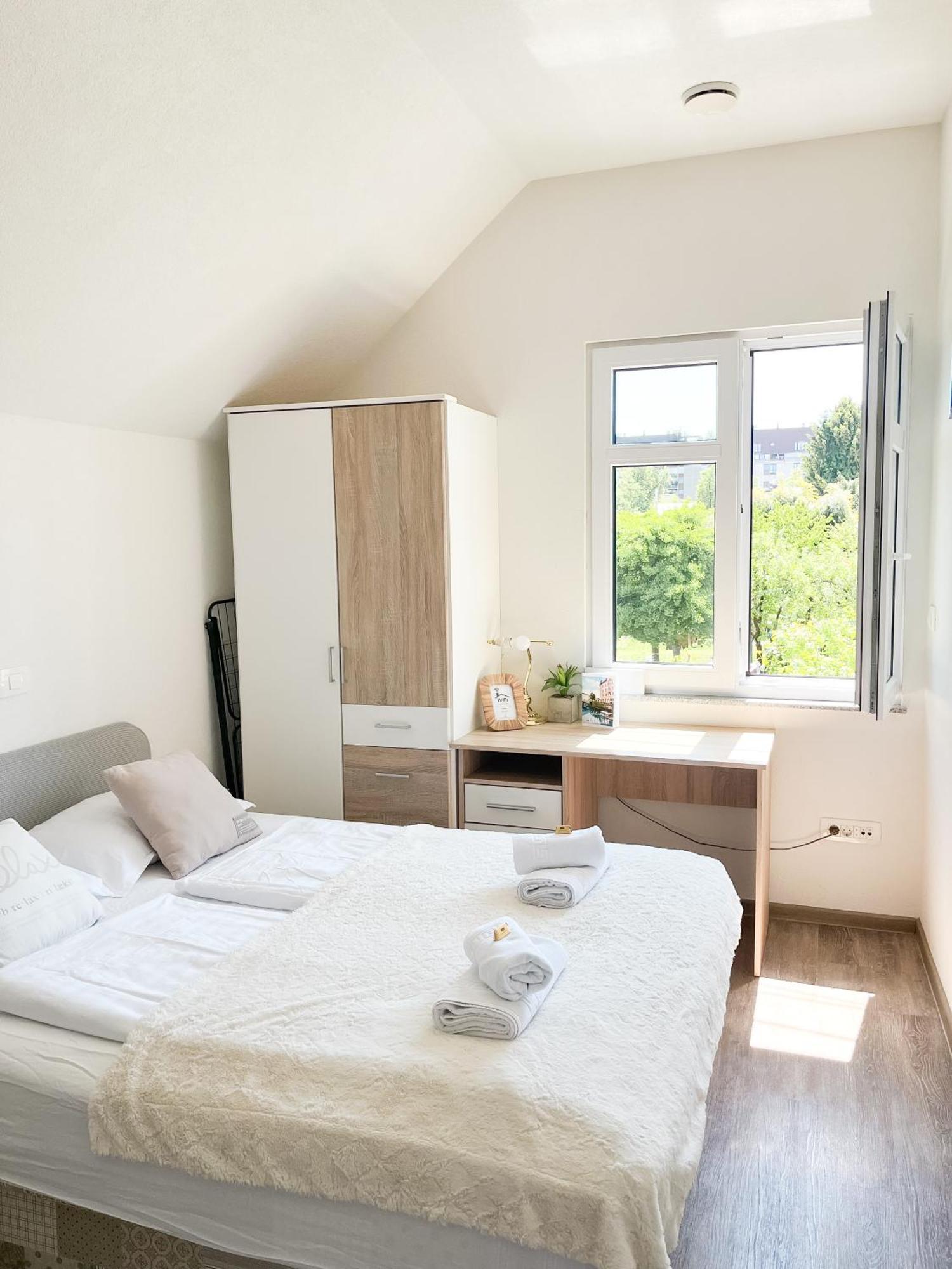 Anita'S Studio Apartments Ljubljana Extérieur photo