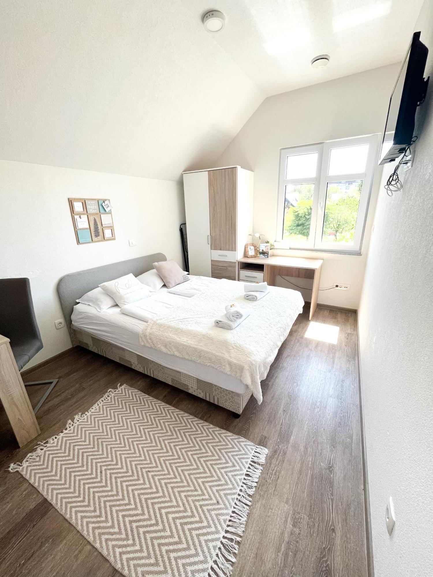 Anita'S Studio Apartments Ljubljana Extérieur photo