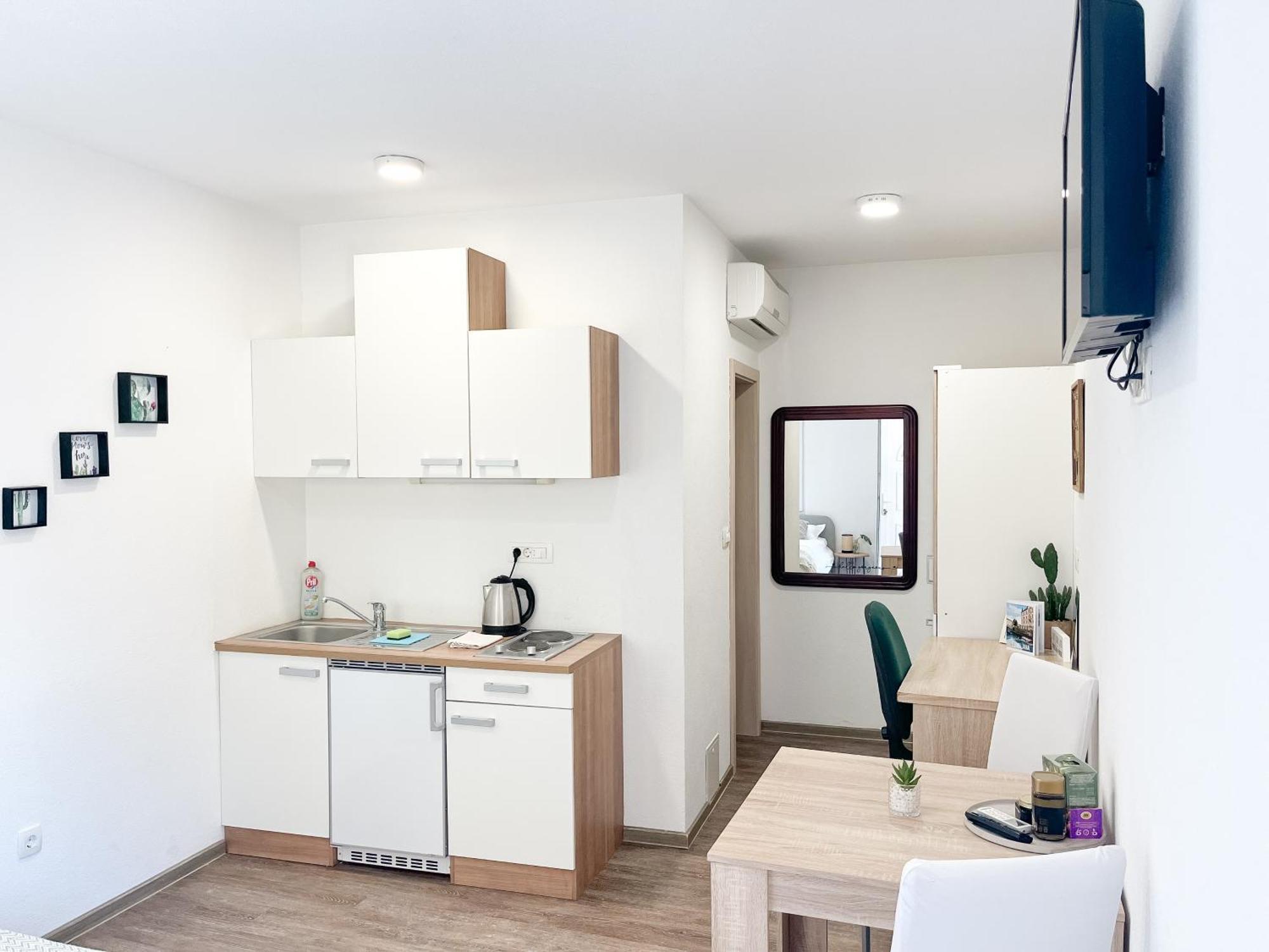 Anita'S Studio Apartments Ljubljana Extérieur photo
